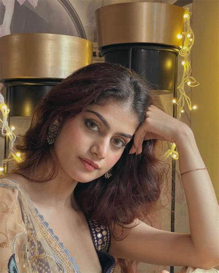 Laakshi Pathak on Instagram “Jhumkas heavier than your judgements