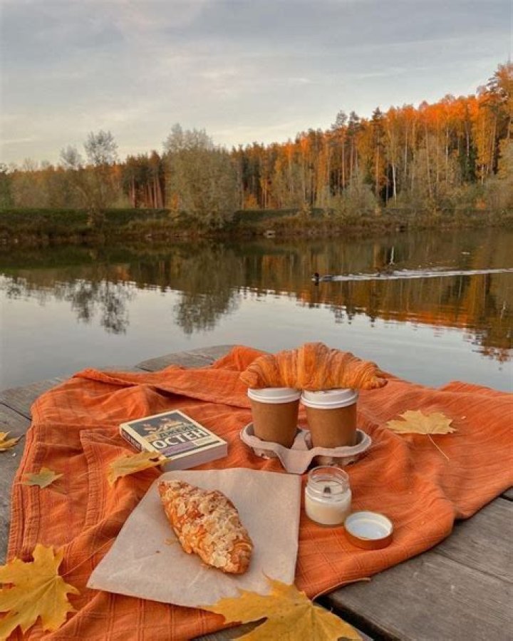 laurdiy Fall inspiration Pinterest Lakes, Facebook and Instagram