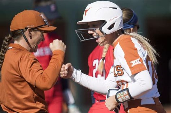 Lauren Burke Softball University of Texas Athletics