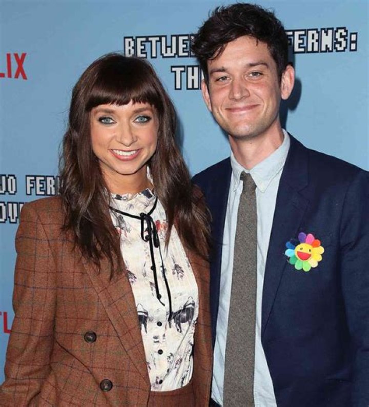 Lauren Lapkus Pregnant, Expecting 'Rainbow' Baby Girl with Mike Castle