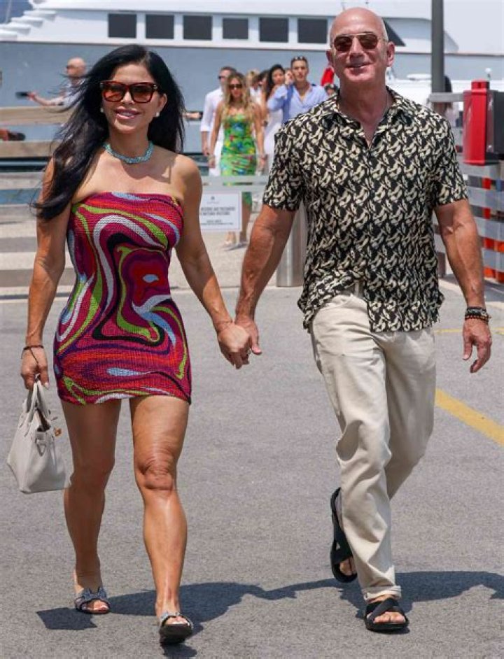 Lauren Sanchez's ex moves on with Australian model