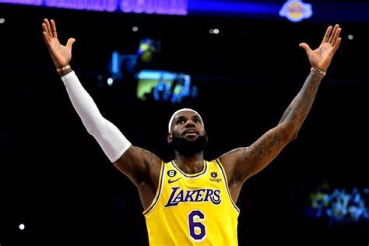 LeBron James' Father Who Is Anthony McClelland? Fadeaway World