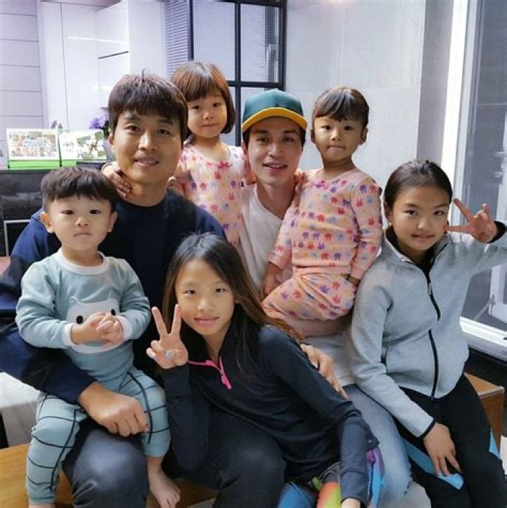 LeeDongWook reunited with Daebak & his family &hearts; 2017 Lee dong wook