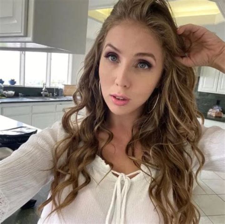 Lena Paul Wiki, Bio, Net Worth, Boyfriend, Height, Weight, Age