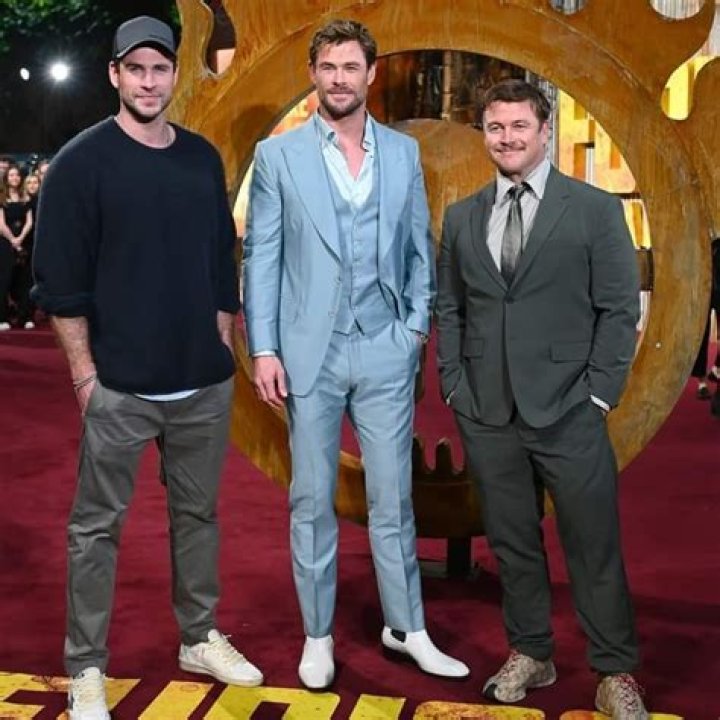 Liam Hemsworth Hot height and weights