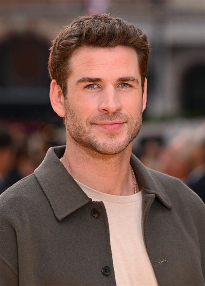 Liam Hemsworth Hot Stars Who Really Have That SexySquint Thing Down