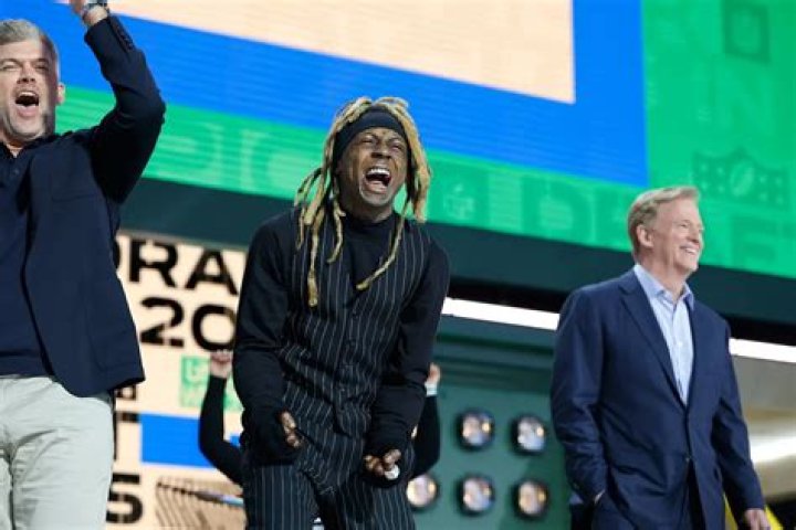 Lil Wayne Releases LongAwaited 'Tha Carter V' Rolling Stone
