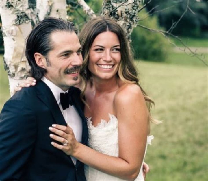 Linzey Rozon's Age, Bio, Career, Net Worth, Tim Rozon's Wife, Family
