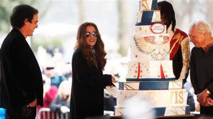 Lisa Marie Presley Birthday, Real Name, Age, Weight, Height, Family