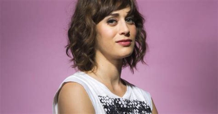Lizzy Caplan considers the naked vulnerability of 'Masters of Sex