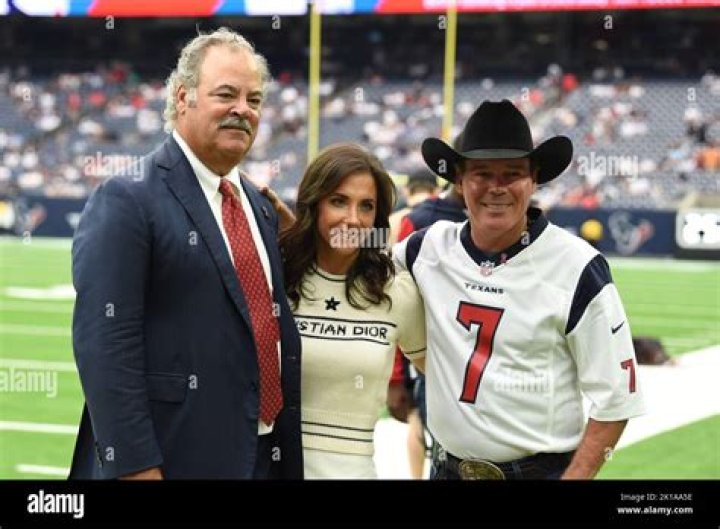 LOOK Texans&rsquo; Cal and Hannah McNair attend Rockets game with Andre