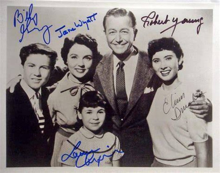 &lsquo;Father Knows Best&rsquo; Robert Young Battled His Demons and Tried to Take