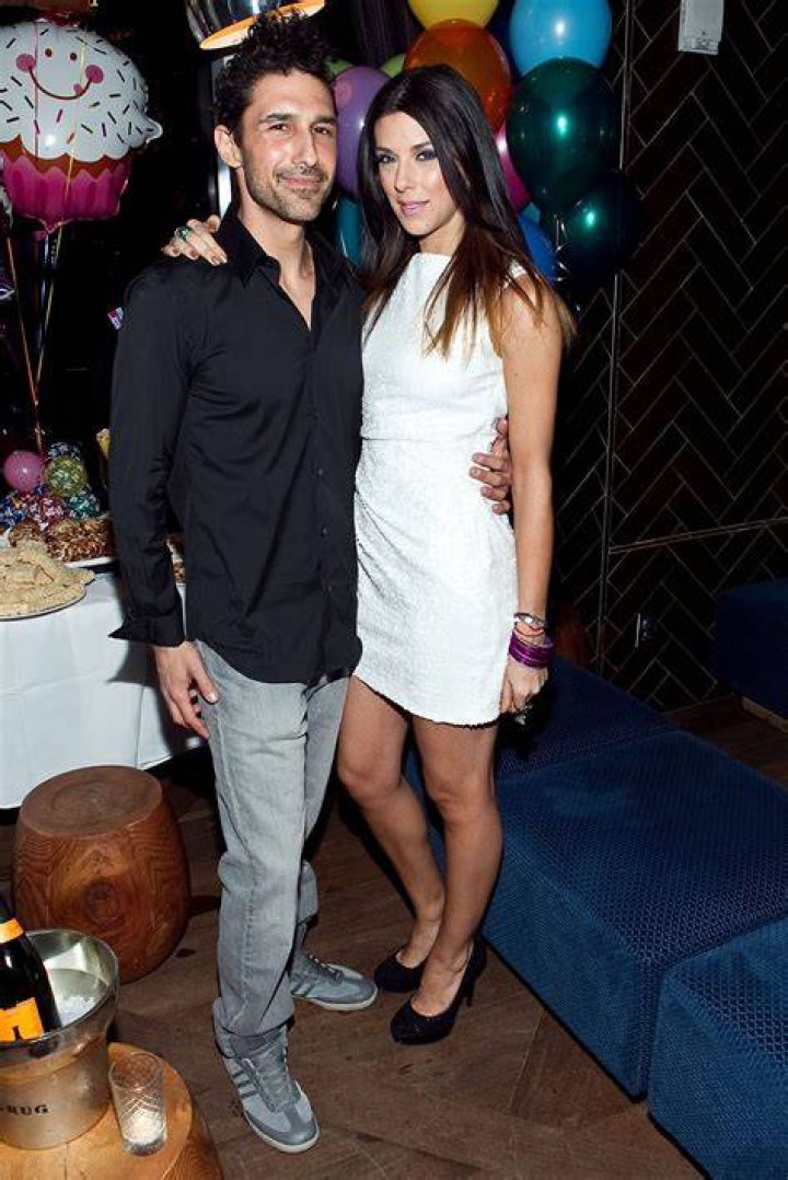 &lsquo;Survivor&rsquo; Alum Ethan Zohn Marries Lisa Heywood