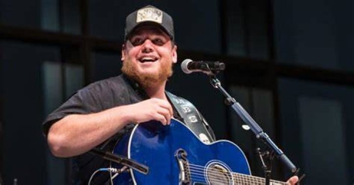 Luke Combs Vows To Give His Children A &ldquo;Normal Life&rdquo; Despite His Fame