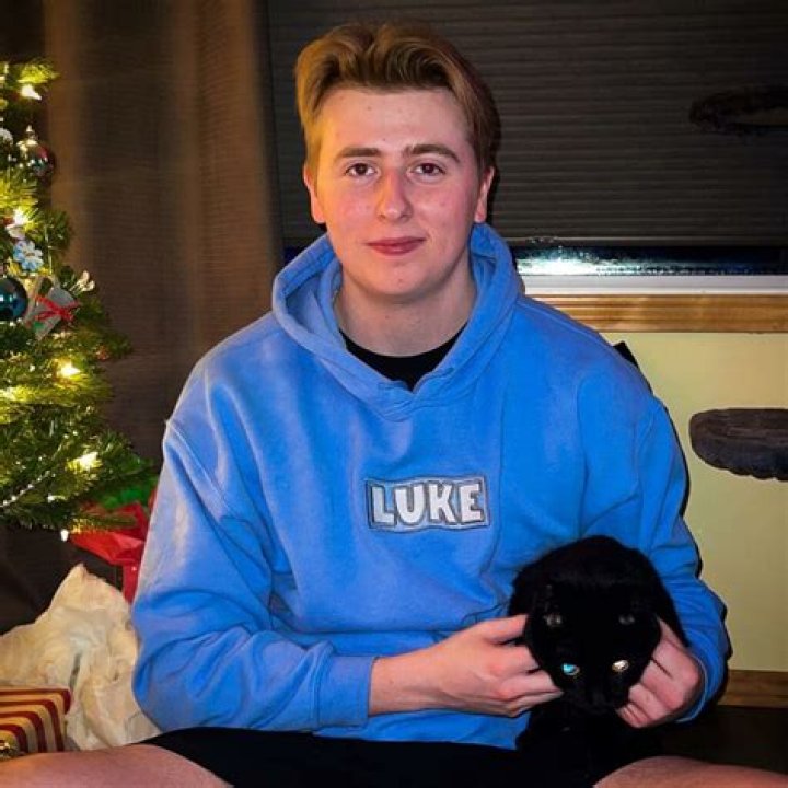Luke Davidson Net Worth & Earnings (2024)