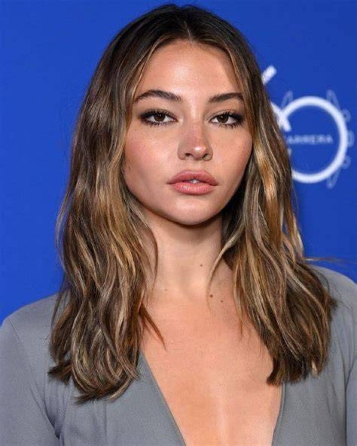 Madelyn Cline Hair Color Madelyn Cline Body Measurements Height