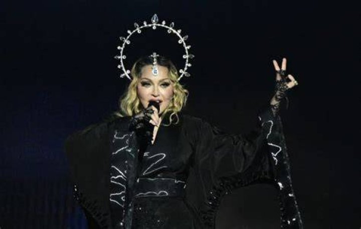 Madonna Performs at NYC&rsquo;s Stonewall Inn on New Year&rsquo;s Eve! 2019 New