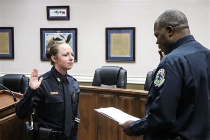 Maegan Hall Tennessee cop offered 10k to do shows at strip club after