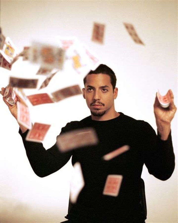 Magician David Blaine Why he broke with his fiancee? Know His Net