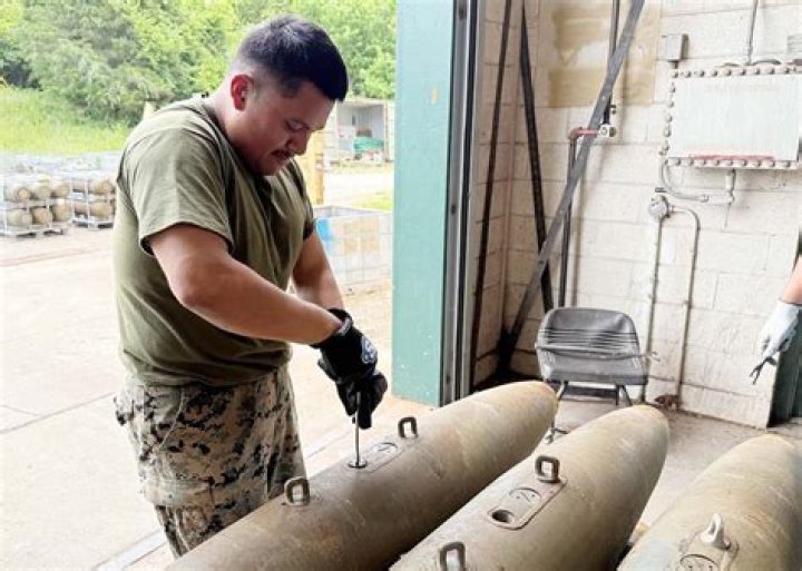 Marine SniperTurnedMMA Fighter Takes on &lsquo;Naked and Afraid&rsquo;