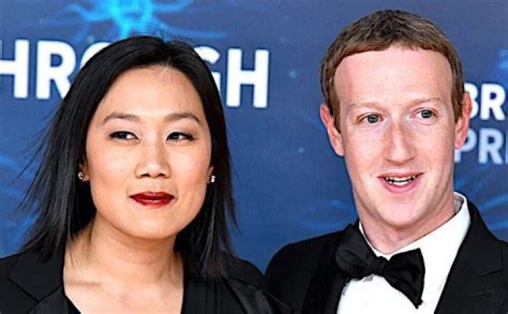 Mark Zuckerberg donates 100M more to help election offices