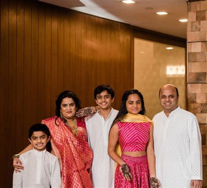 Meet Zarna Garg Daughter Zoya And Husband Shalabh