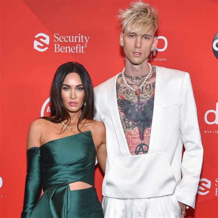 Megan Fox, Machine Gun Kelly Christmas shop with her kids photos