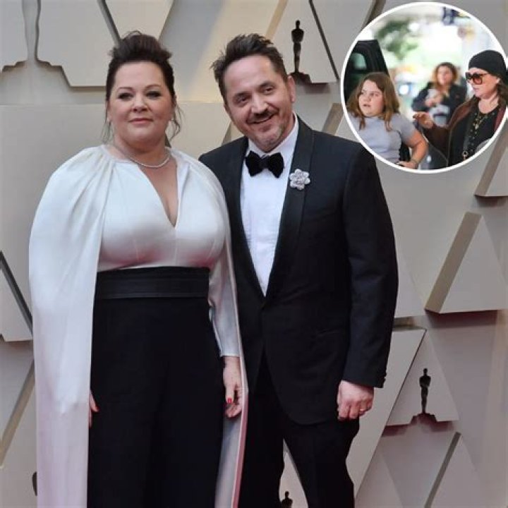 Melissa McCarthy and family bring home leftovers after lunch in Los Angeles