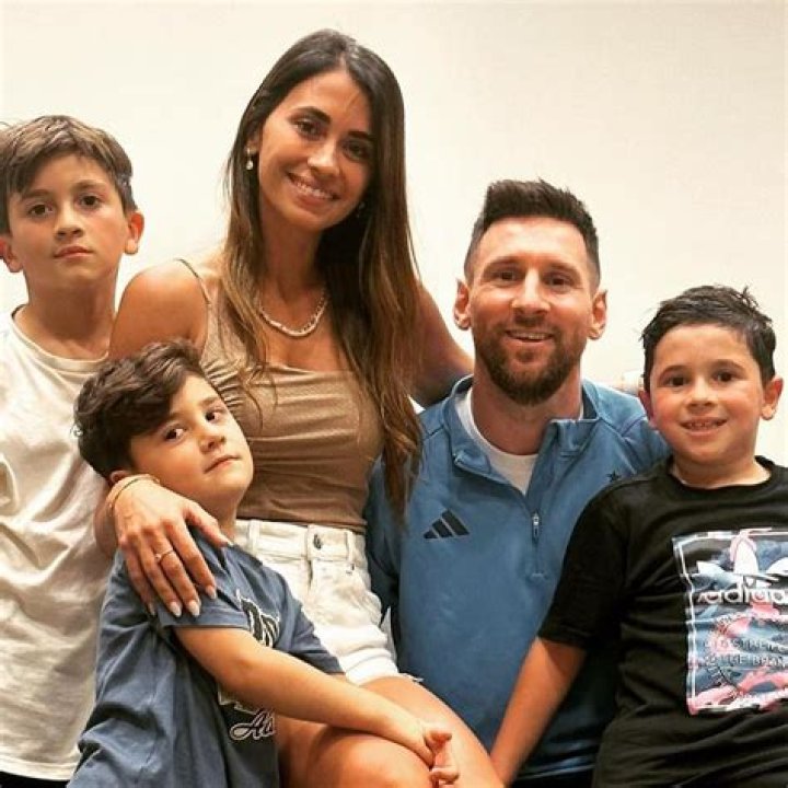 Messi y una radiograf&iacute;a de su familia del apoyo de todos a la