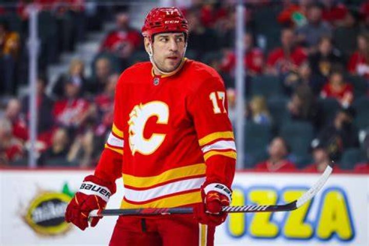 Milan Lucic Reunites With Former Team