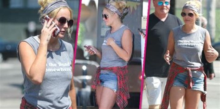 Miranda Lambert Conceals Bumpy Midsection After Reports She&rsquo;s Pregnant
