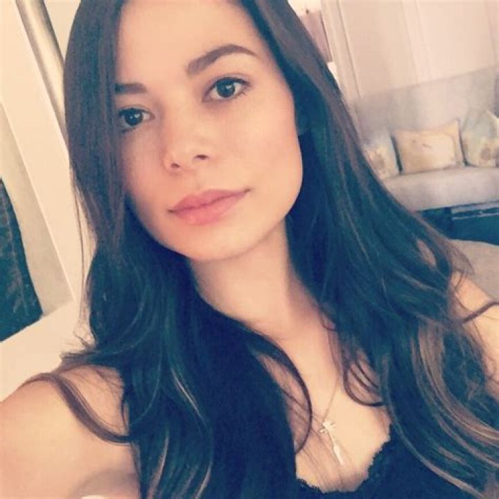 Miranda (Mirandalorian01) Twitter