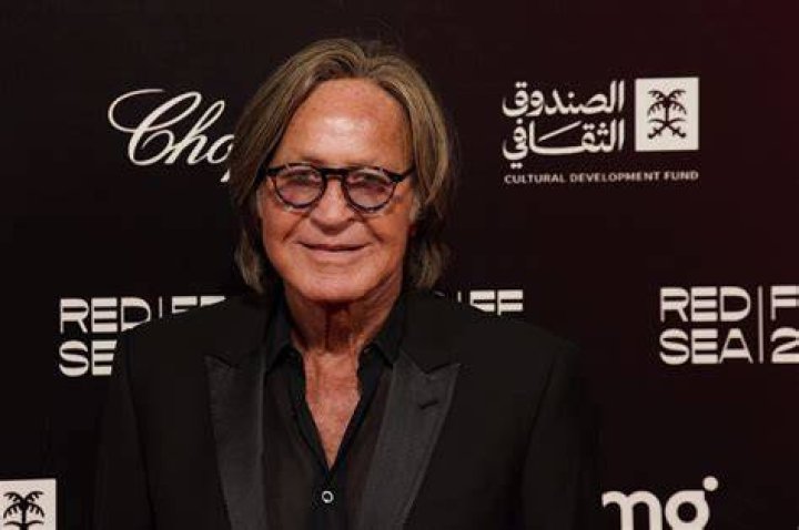 Mohamed Hadid Age, Net worth BioWiki, Weight, Wife, Kids 2022 The