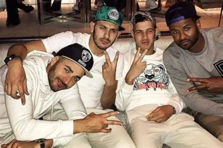 NAFISSA BENZEMA NETTOVARALLISUUS 2020/2021, PALKKA, IK&Auml;, PITUUS
