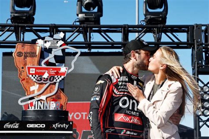 NASCAR&rsquo;s Daniel Su&aacute;rez Proposes To Julia Piquet USA Insider