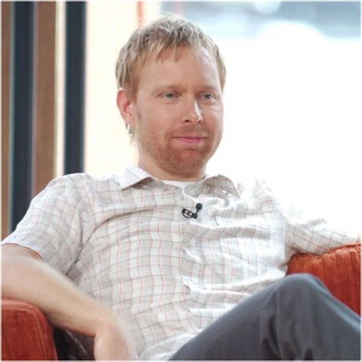 Nate Mendel Net Worth & Wife Nate mendel, Net worth, Foo fighters