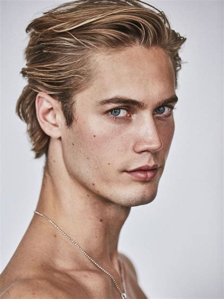 Neels Visser Ford Models Blonde guys, Long hair styles men, Boy
