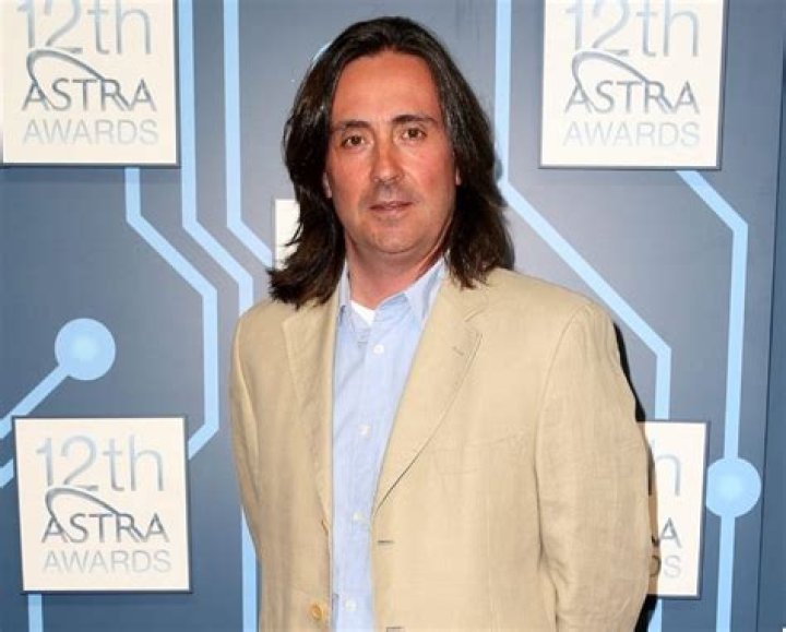 Neil Oliver Illness And Health Updates, Bio, Career, Wife, Children