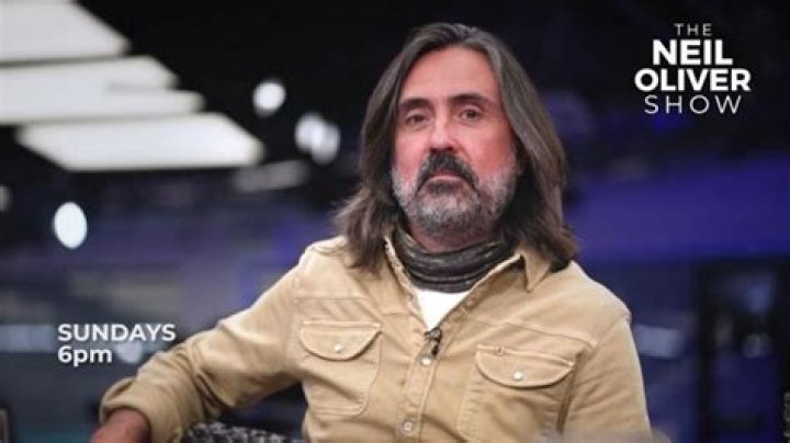 Neil Oliver's sceptred isle
