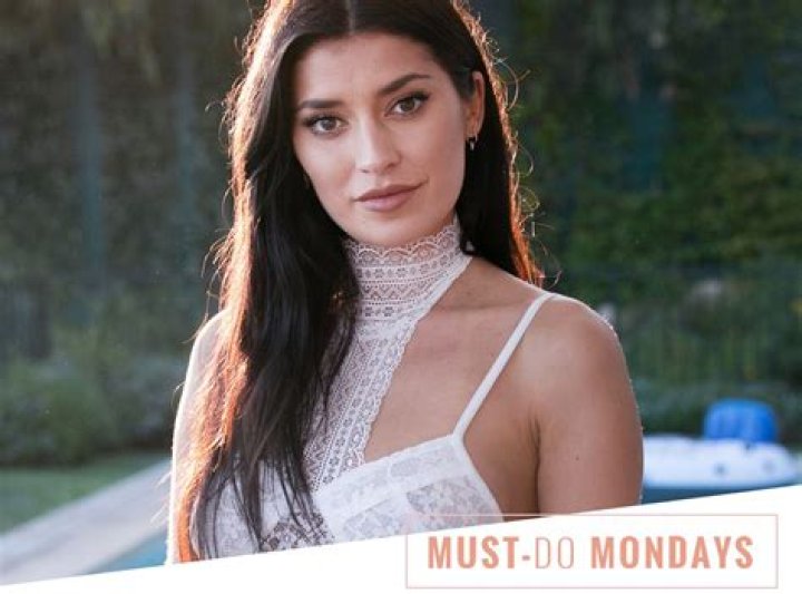 Nicole Williams Used This Forever 21 Product on Her Honeymoon E