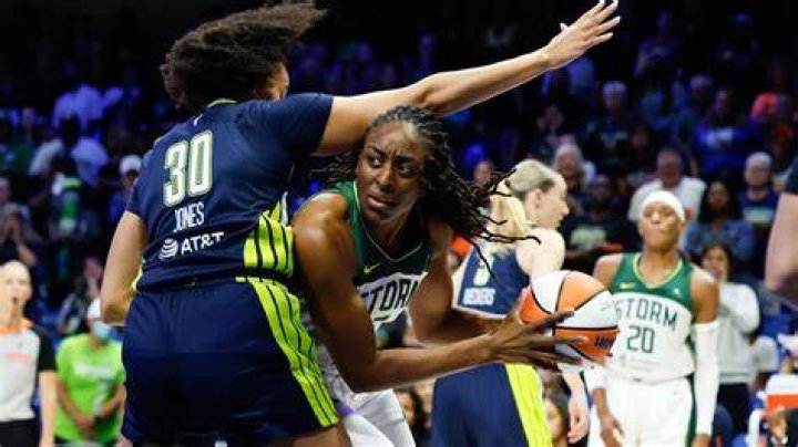 Nneka Ogwumike Was 'Pushed to the Limits' by Her SI Swimsuit Issue 2022