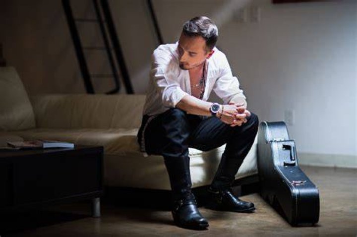Obie Bermúdez presentará concierto acústico Santiago Social