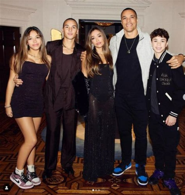October Gonzalez Age, Parents, Ethnicity, Nationality, Family of Tony