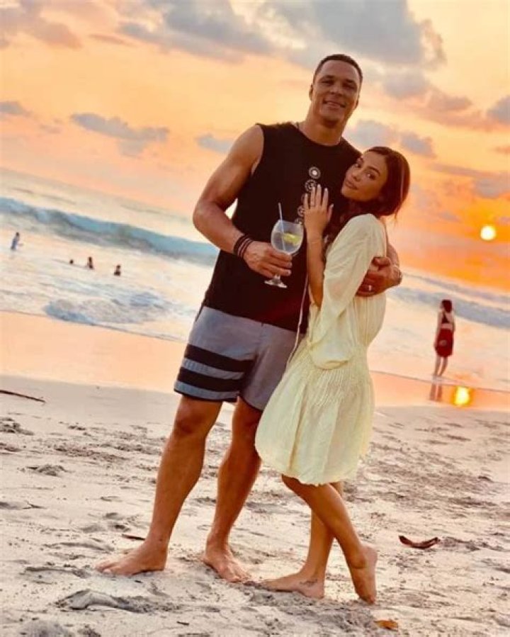 October Gonzalez Wife of Tony Gonzalez, Net worth, Kids, Career, Beat