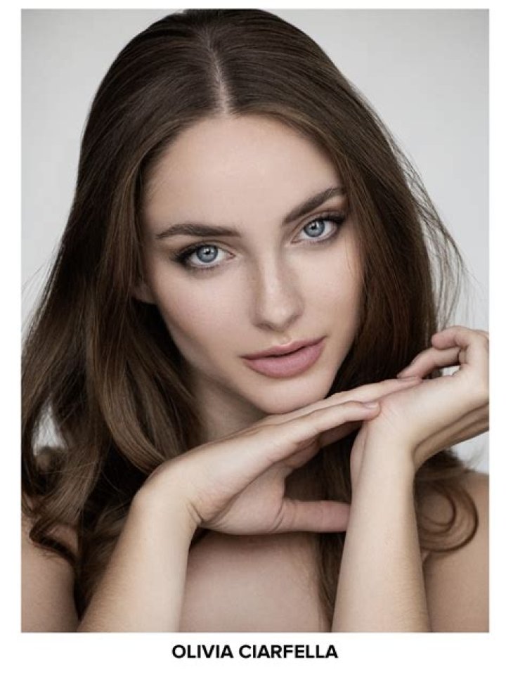 Olivia Ciarfella (oliviaciarfella) Portrait Photography Poses, Beauty
