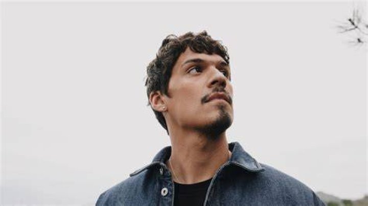 Omar Apollo taught himself how to sing from YouTube. Now he's up for a