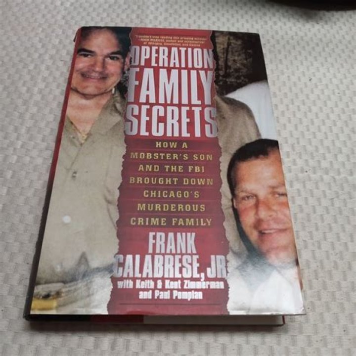 Operation Family Secrets by FRANK JR CALABRESE Penguin Books Australia