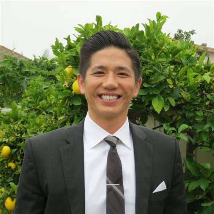 Palmdale Endodontist Dr. Michael Tran D.D.S. AV Sierra Dental Center