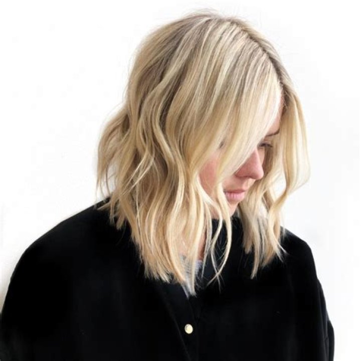 Paltrow’s Angled Lob Hair styles, Long bob hairstyles, Thick