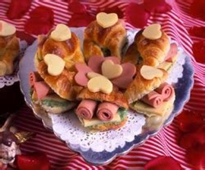 Pancalli Pasteleria y Reposteria Cuernitos de Pan